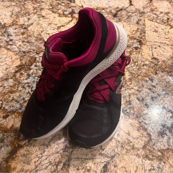 New Balance Vazee Transform Cross Training Mesh Tennis Shoe Women 7.5 Black Pink - Picture 4 of 8